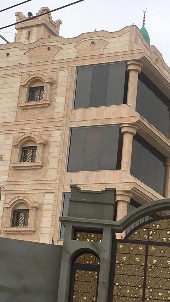 تركيب زجاج سكوريت للمعارض بالرياض